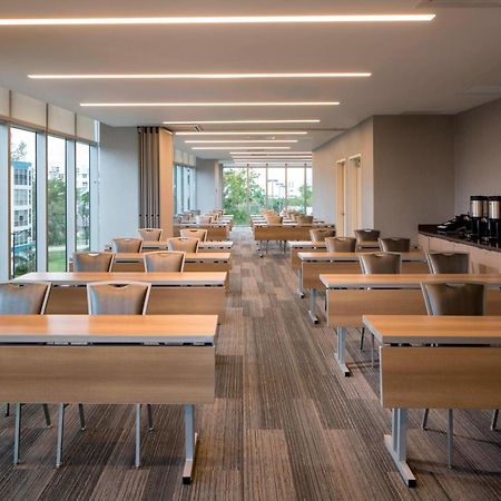 Residence Inn Miami Sunny Isles Beach Exterior photo