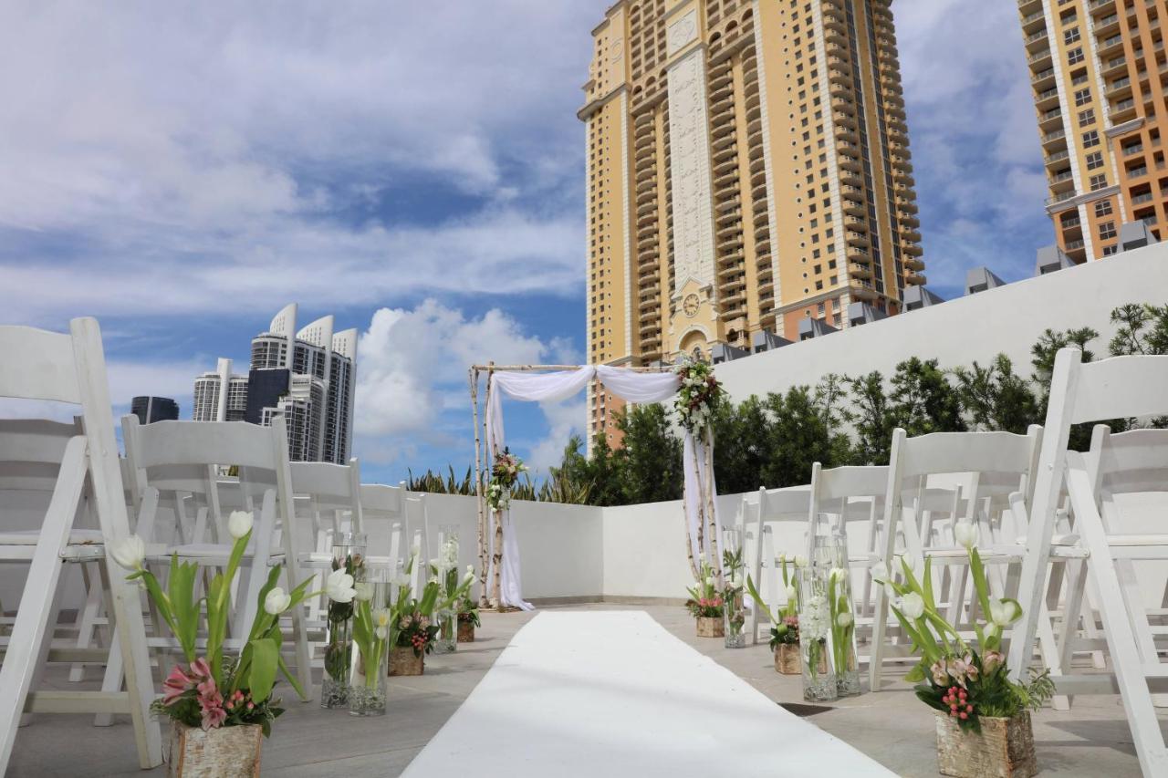 Residence Inn Miami Sunny Isles Beach Exterior photo