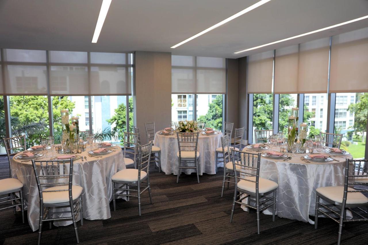 Residence Inn Miami Sunny Isles Beach Exterior photo