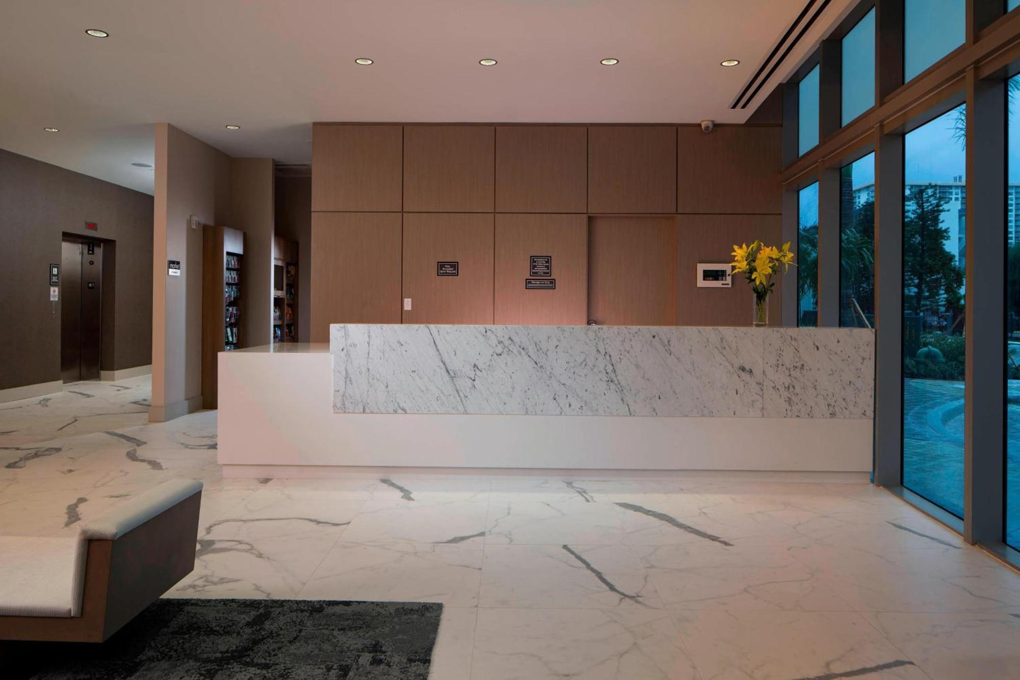 Residence Inn Miami Sunny Isles Beach Exterior photo