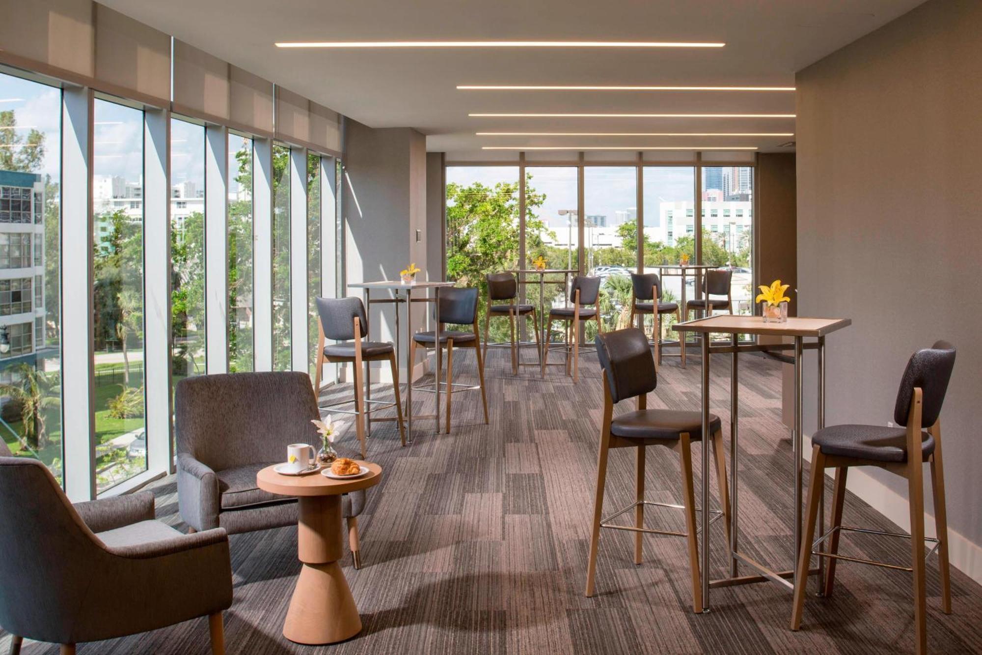 Residence Inn Miami Sunny Isles Beach Exterior photo