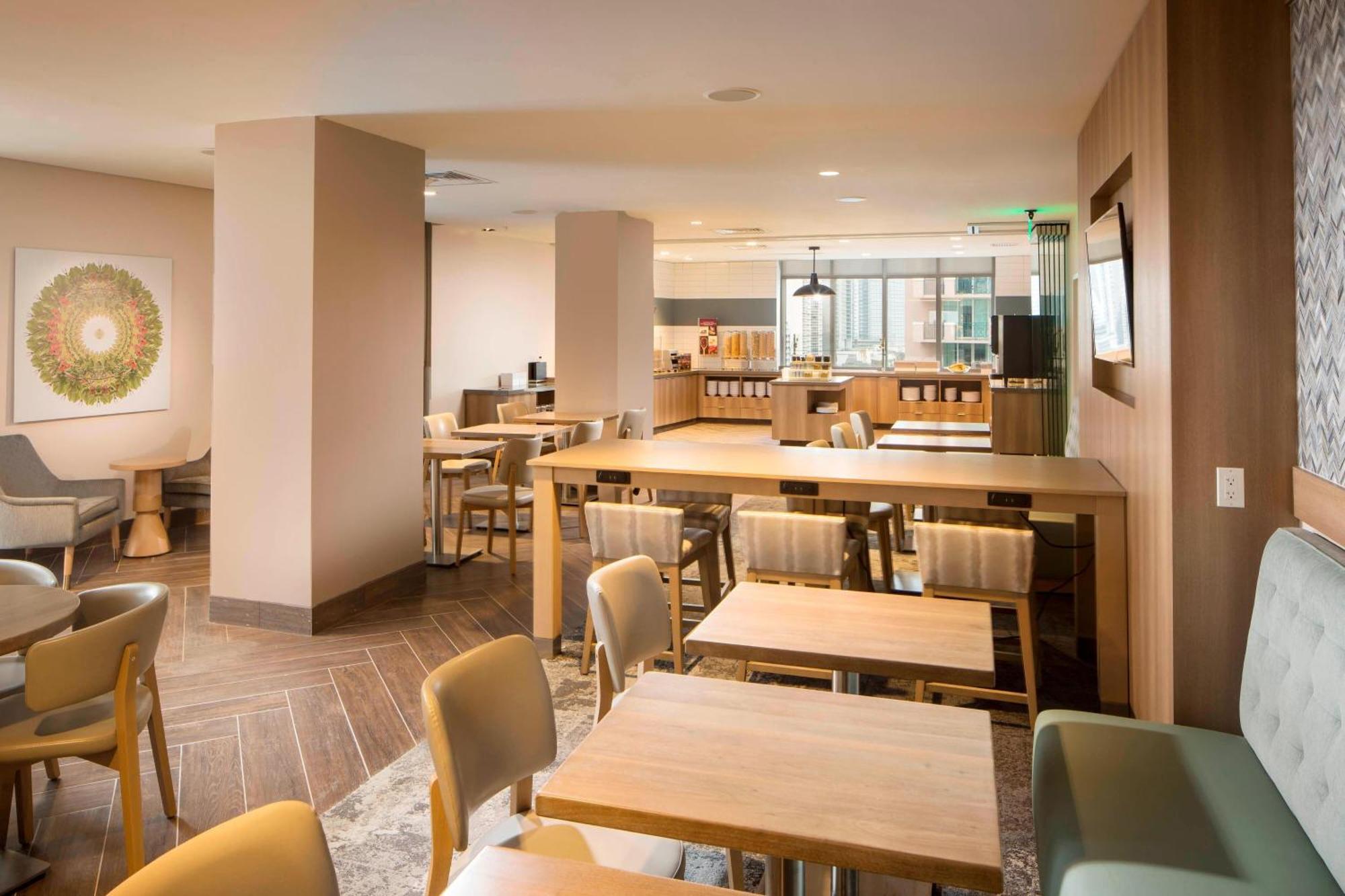 Residence Inn Miami Sunny Isles Beach Exterior photo