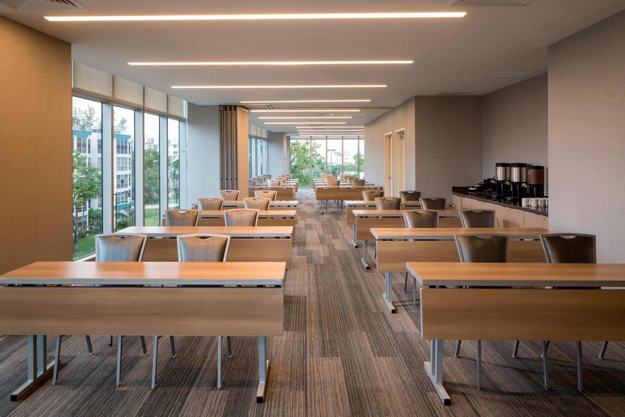 Residence Inn Miami Sunny Isles Beach Exterior photo