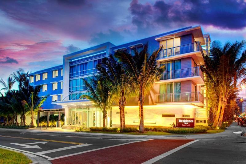 Residence Inn Miami Sunny Isles Beach Exterior photo