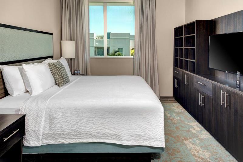 Residence Inn Miami Sunny Isles Beach Exterior photo