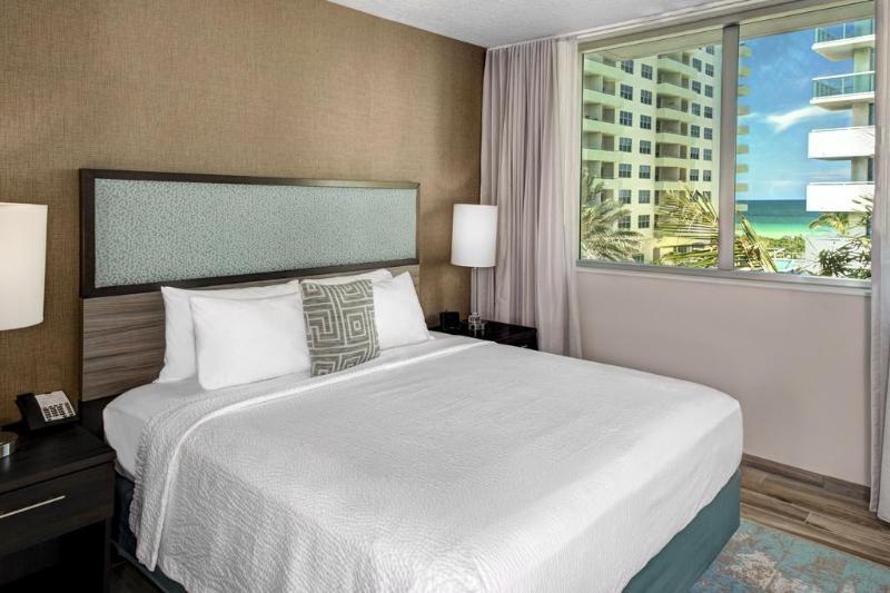 Residence Inn Miami Sunny Isles Beach Exterior photo