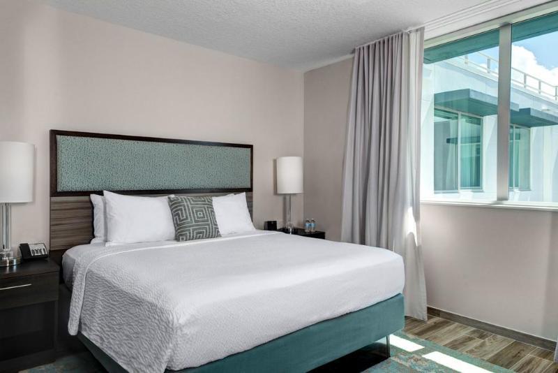Residence Inn Miami Sunny Isles Beach Exterior photo