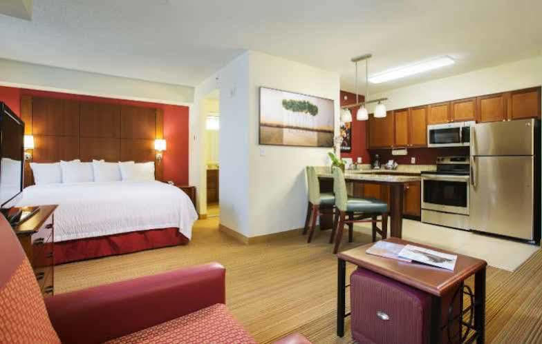 Residence Inn Miami Sunny Isles Beach Exterior photo