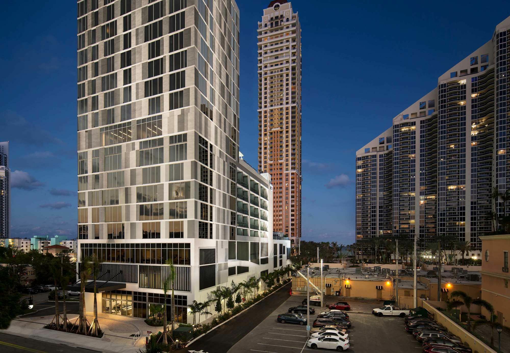 Residence Inn Miami Sunny Isles Beach Exterior photo