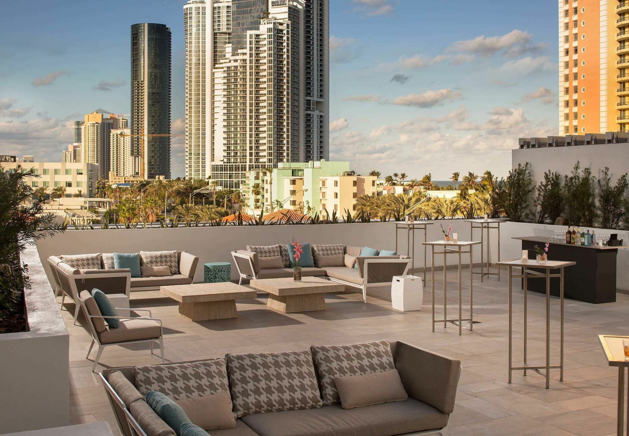 Residence Inn Miami Sunny Isles Beach Exterior photo